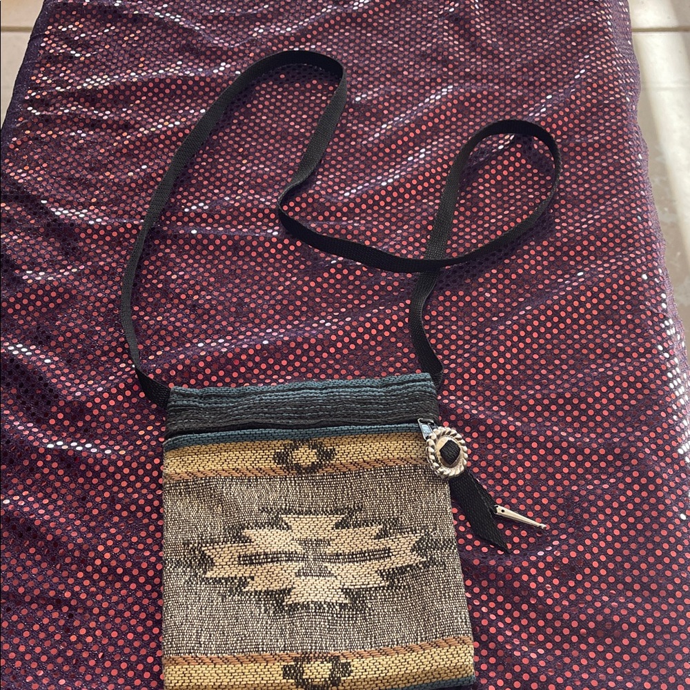 Bohemian Woven Crossbody Bag - Black and Tan - Picture 2 of 6